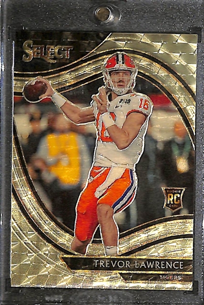 2021 Panini Chronicles Select Draft Picks Field Level Gold Vinyl Trevor Lawrence Rookie Card #1/1