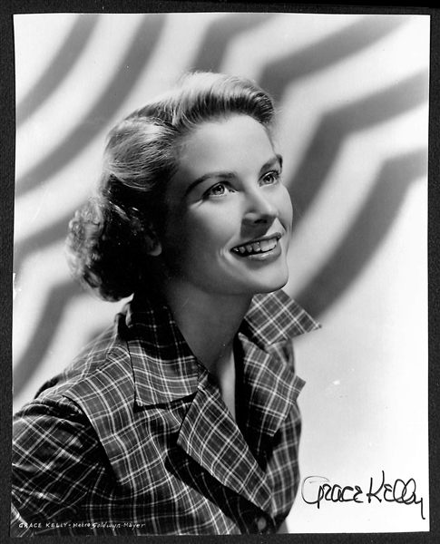 Princess Grace Kelly Signed 7 x 9 Photo (d. 1982) - JSA Auction Letter of Authenticity