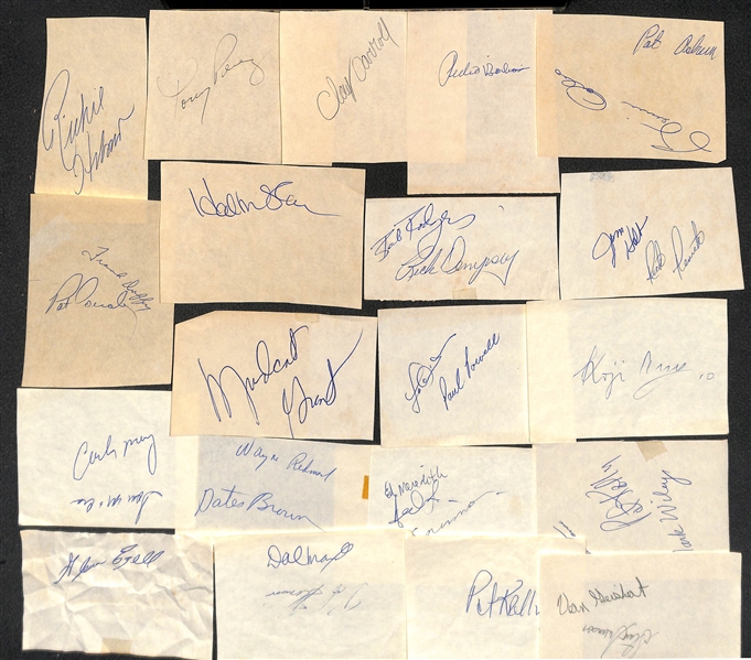 Lot of 32 Autograph Album Cuts w. Over 65 Signatures inc. Sadaharu Oh, Bench, Stargell, Mareroski, Luke Appling,+ (JSA Auction Letter)