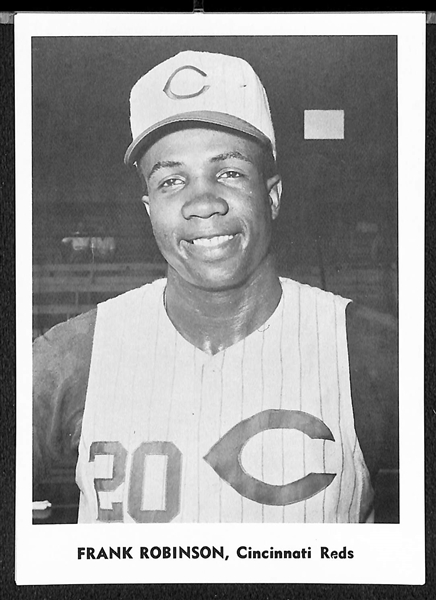 (33) 1958-61 Jay Publishing Photos w. Roberto Clemente (PSA 5) & 32 Ungraded w. Banks, Yaz, F. Robinson