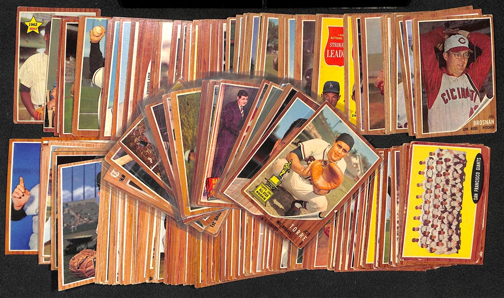 Lot of (250+) 1962 Topps Baseball Cards w. Joe Torre Rookie Card
