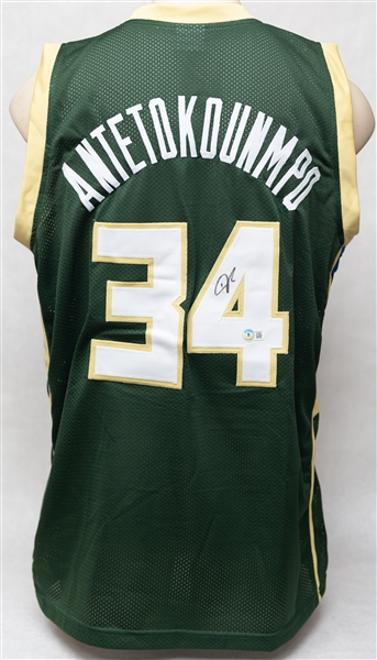 Giannis Antetokounmpo Signed Milwaukee Bucks Style The Greek Freak Jersey (Beckett Witness Sticker)