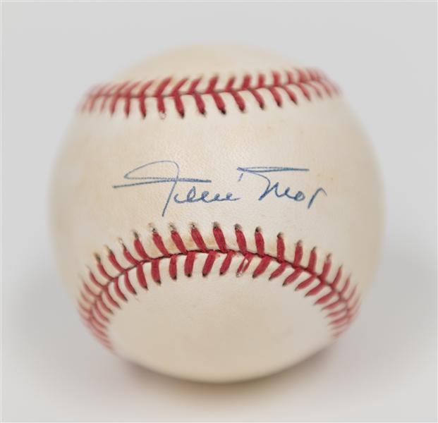 Willie Mays Signed Official AL Baseball - PSA/DNA COA & Graded 8.5 (Auto Grade 10, Baseball Grade 7)