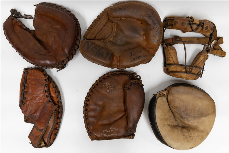 Lot of (5) Vintage Leather Baseball Gloves w. 1 Catcher's Mask