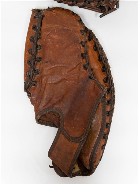 Lot of (5) Vintage Leather Baseball Gloves w. 1 Catcher's Mask