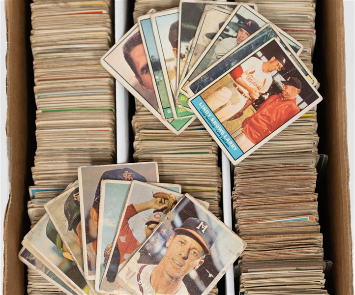 Lot of (1200+) Assorted 1957-1963 Topps Baseball Cards