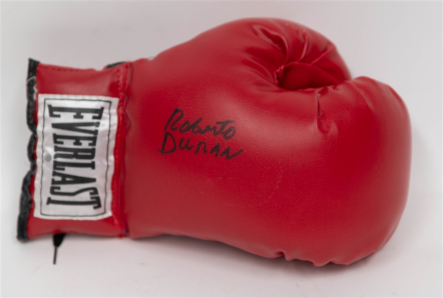 Roberto Duran Signed Boxing Glove + (JSA Auction Letter)