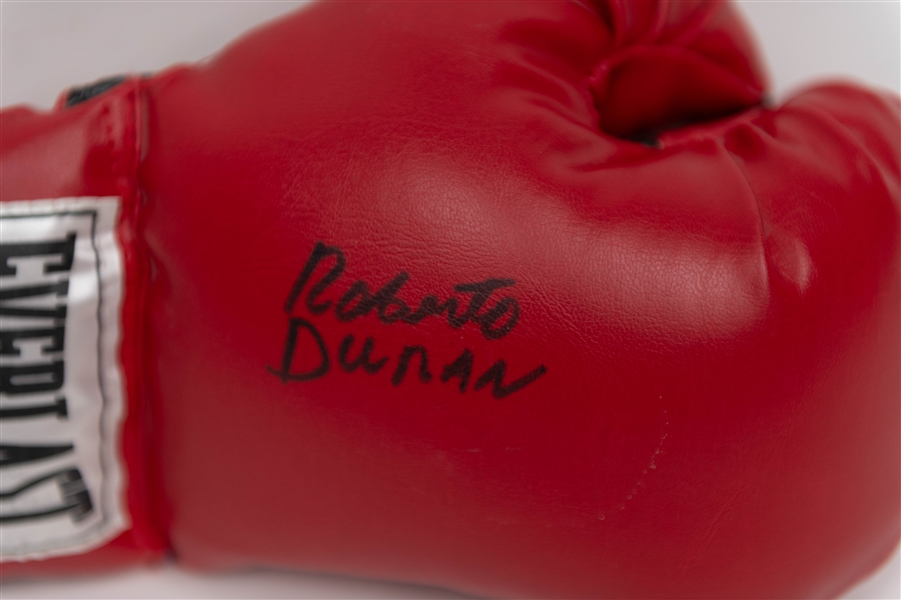 Roberto Duran Signed Boxing Glove + (JSA Auction Letter)