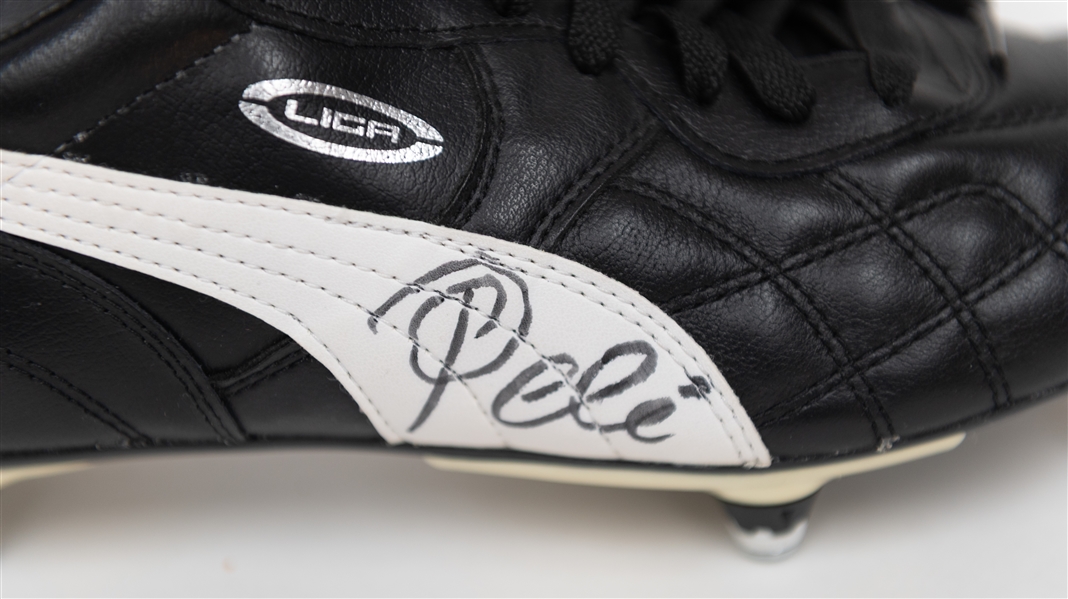Pele Signed Puma Liga Soccer Shoe w. Beckett Authentication