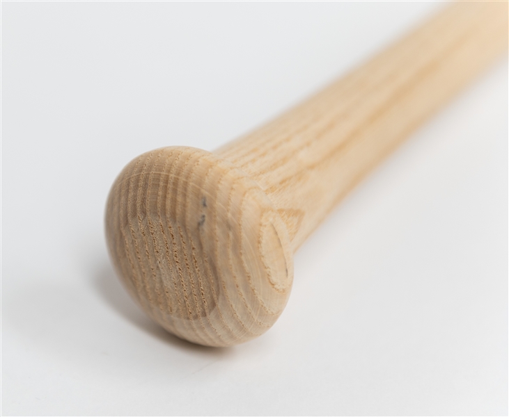 Willie Mays Signed 34-inch Adirondack Model 302 Willie Mays Personal Model Baseball Bat (+JSA Auction Letter)