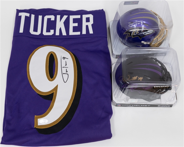 Signed Baltimore Ravens Memorabilia Lot w. Patrick Queen Signed Mini Helmet (Beckett)